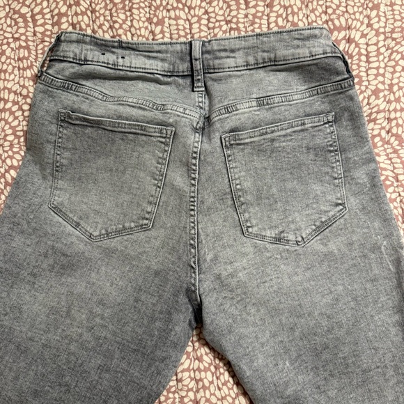 GAP Women's Classic Gray Skinny Jeans - Picture 8 of 8